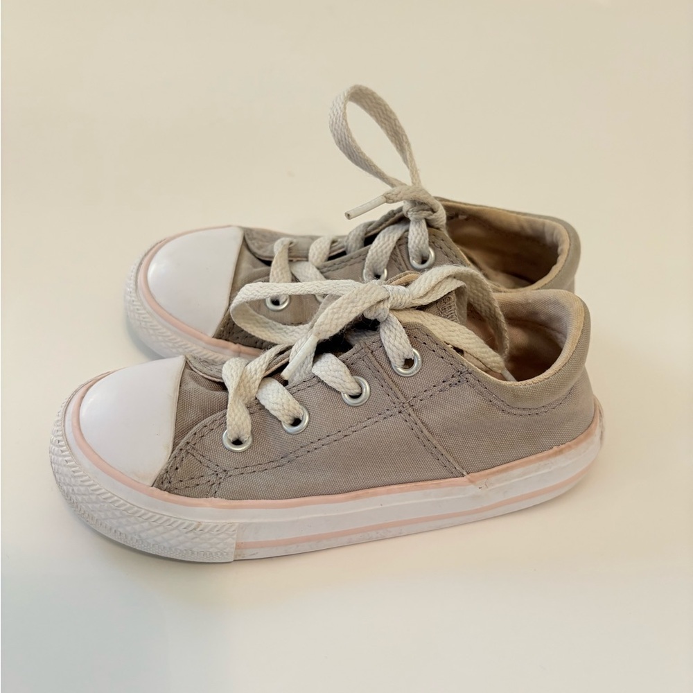 Converse all star gray/pink/white Classic Sneakers toddler size 8 low top